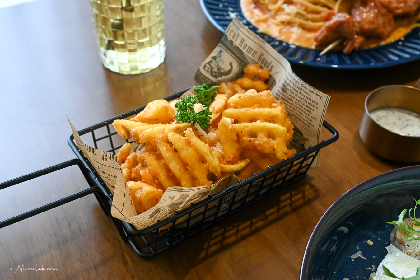 【台中餐廳推薦】迪諾蒙奇 Dinomunch Pasta 氣氛滿分、餐點 CP 值超高開箱！